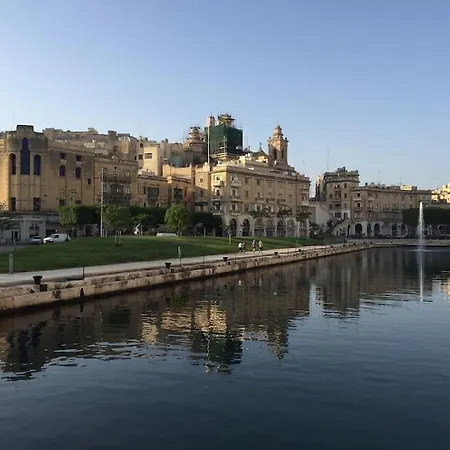 Apartment Designer Townhouse Cospicua