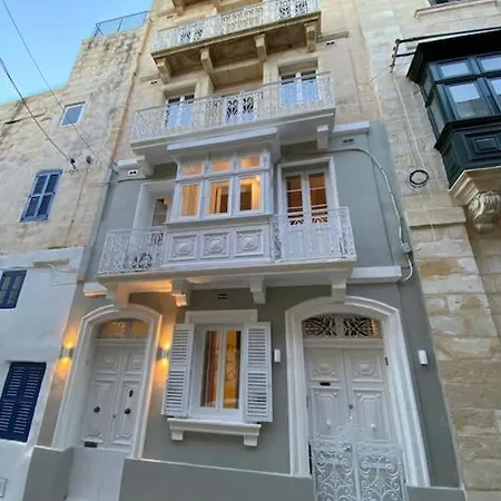 Apartment Designer Townhouse