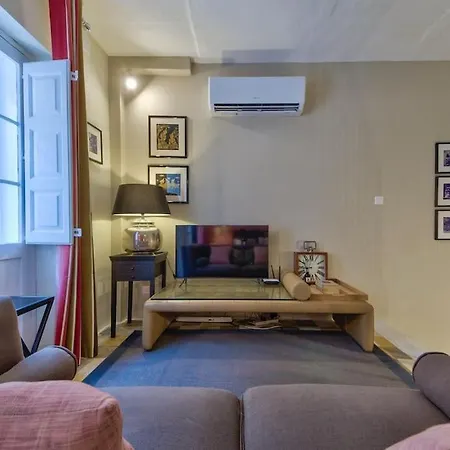Designer Townhouse Cospicua