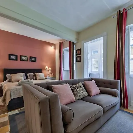 Designer Townhouse Apartment