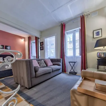 Designer Townhouse Apartment